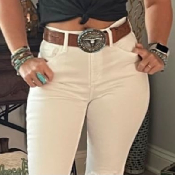 Western cowgirl buckle Leather Belt medium 31” - 35” size